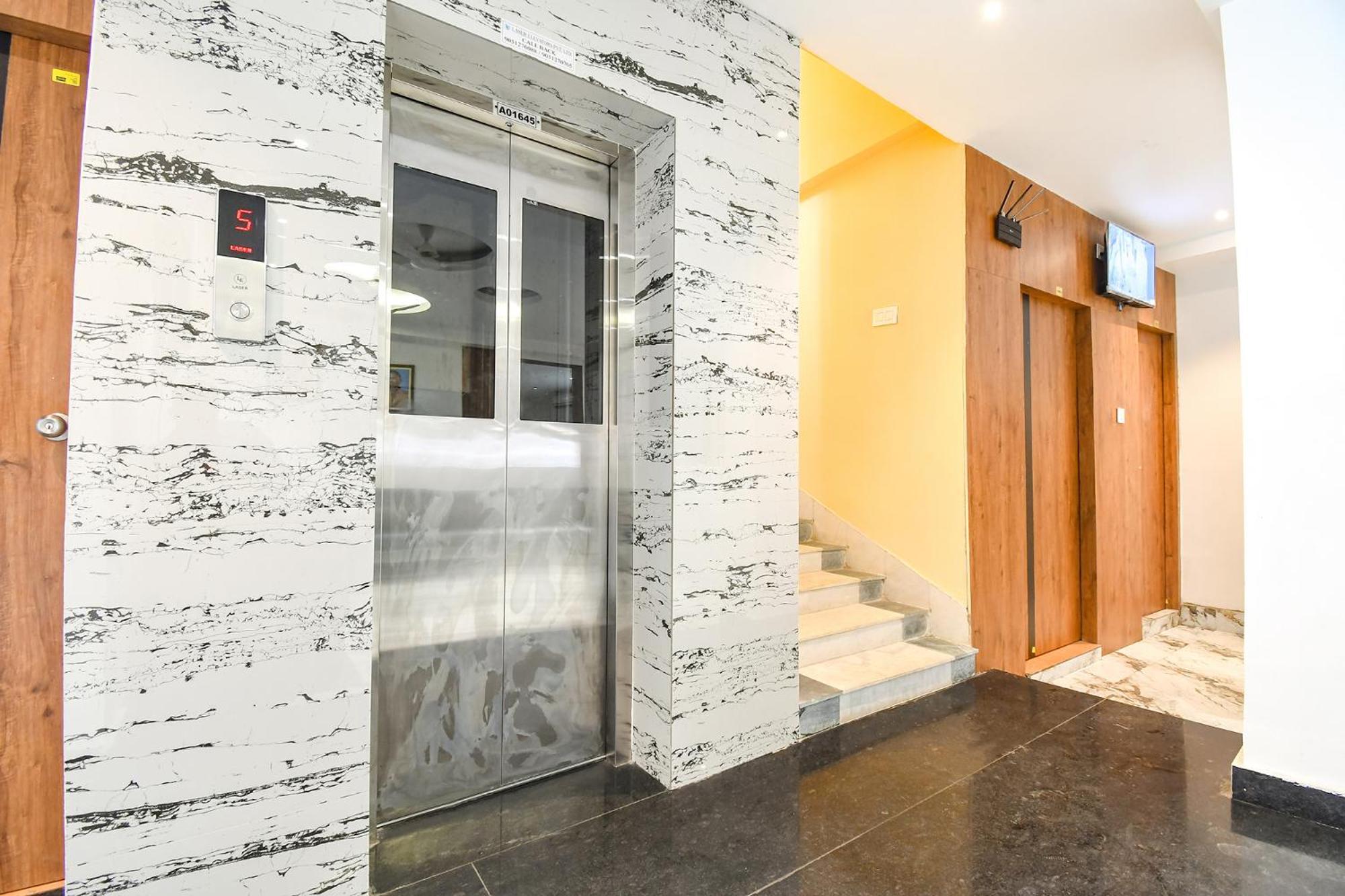 Fabhotel Prime The Golden Plaza - Nr Tarapith Temple Ngoại thất bức ảnh