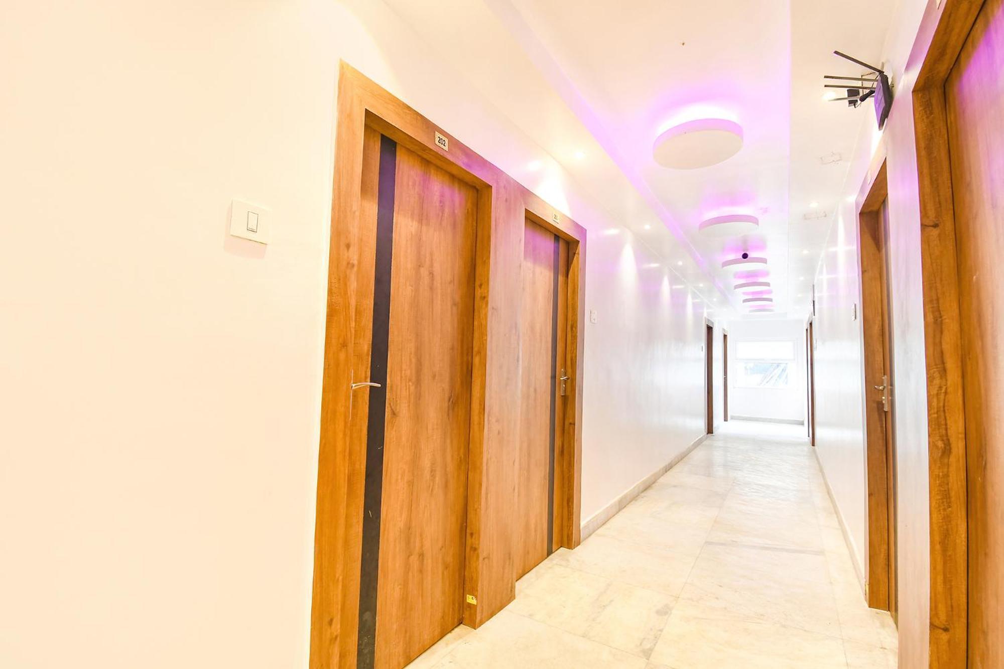 Fabhotel Prime The Golden Plaza - Nr Tarapith Temple Ngoại thất bức ảnh